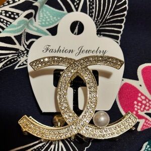 SALE- Fashion Gold and Rhinestone Metal Hair Clip (Gold) -NWT